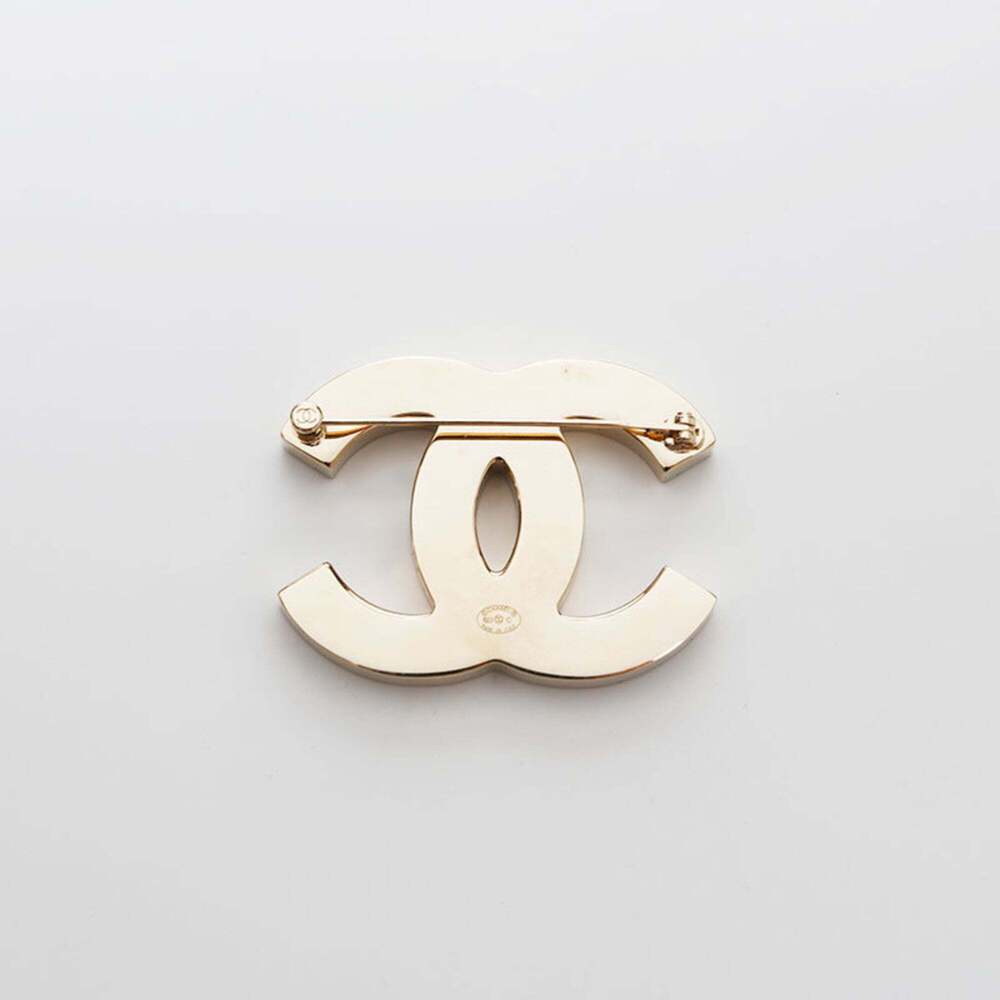 CHANEL Authentic Gold Logo Brooch - Picture 2 of 8
